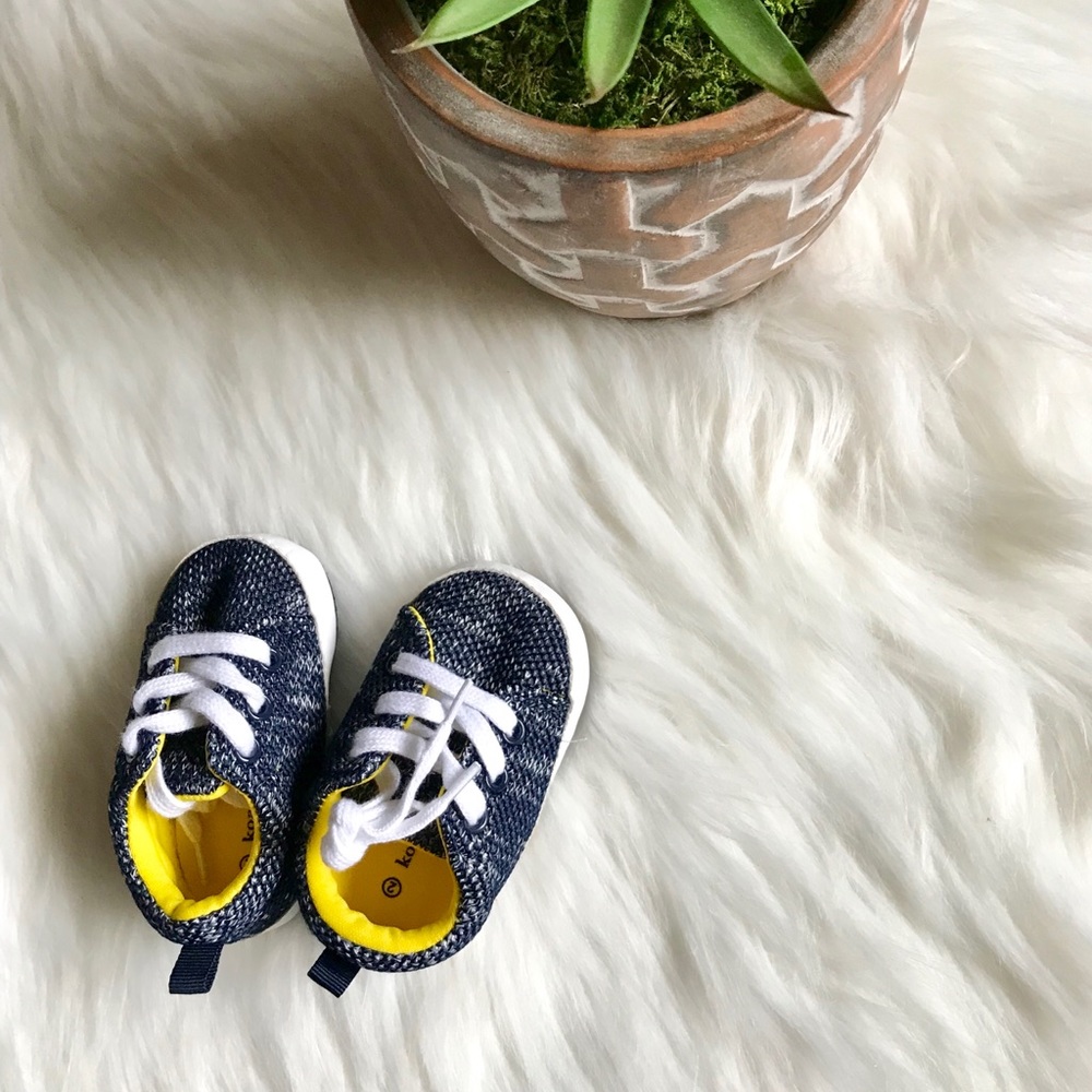 NWOT baby shoes